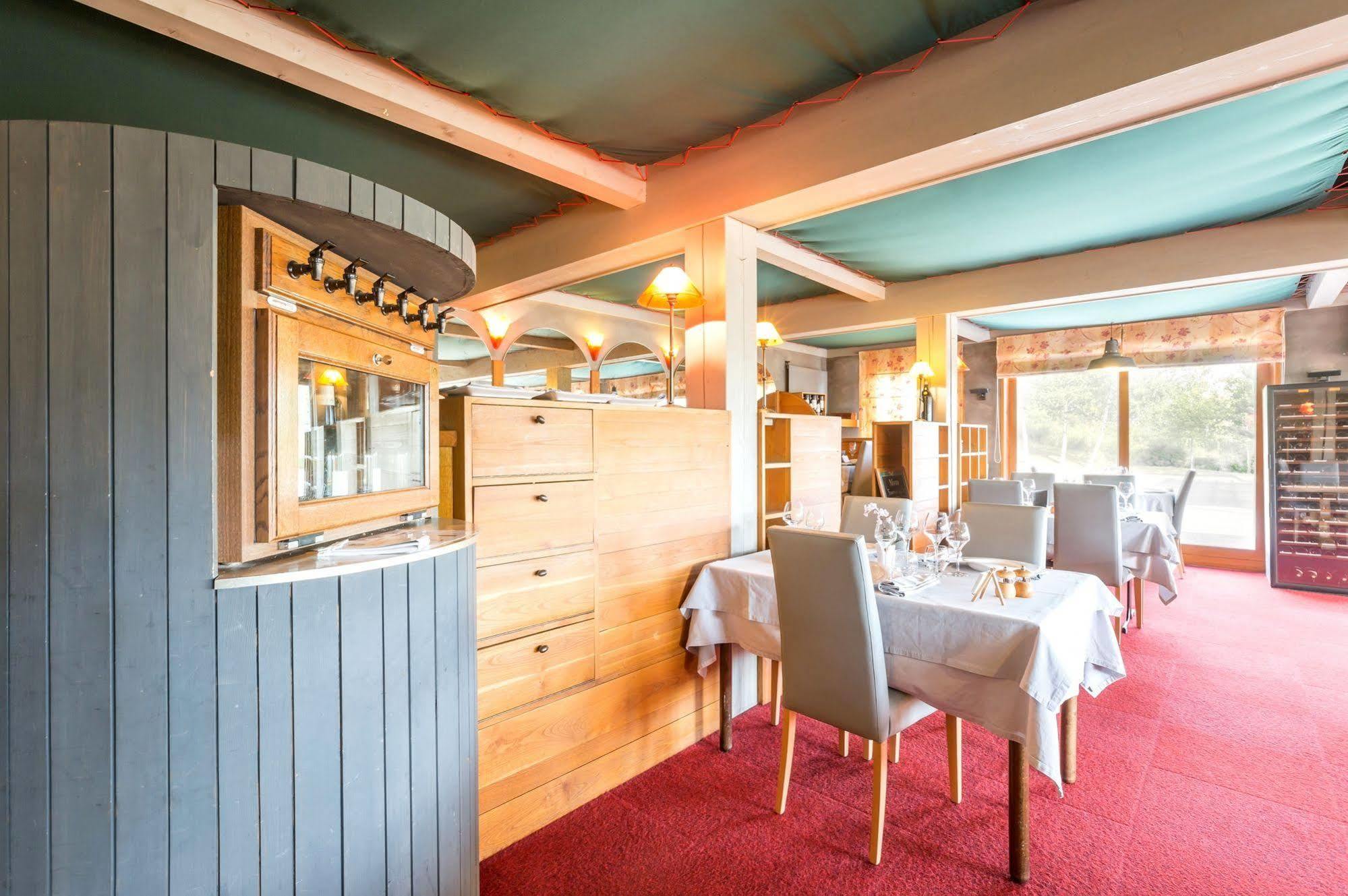 Hotel Restaurant La Tour Dunieres ภายนอก รูปภาพ