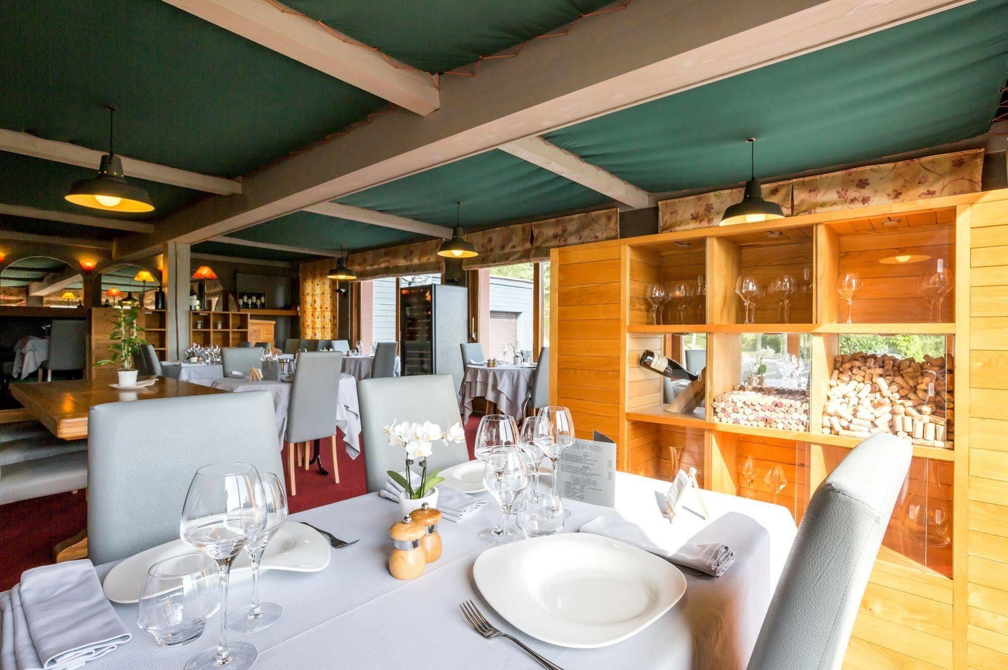 Hotel Restaurant La Tour Dunieres ภายนอก รูปภาพ